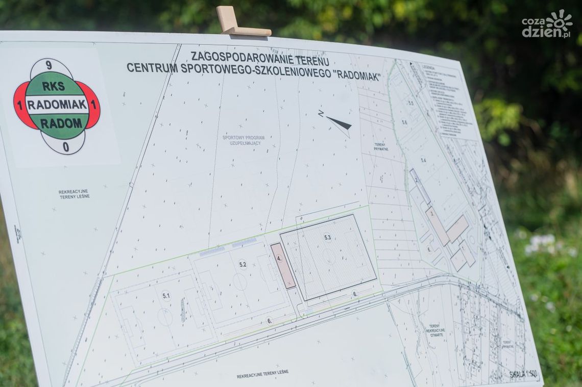 Umowa na budowę Centrum Sportowo-Szkoleniowe Radomiaka na Koniówce podpisana
