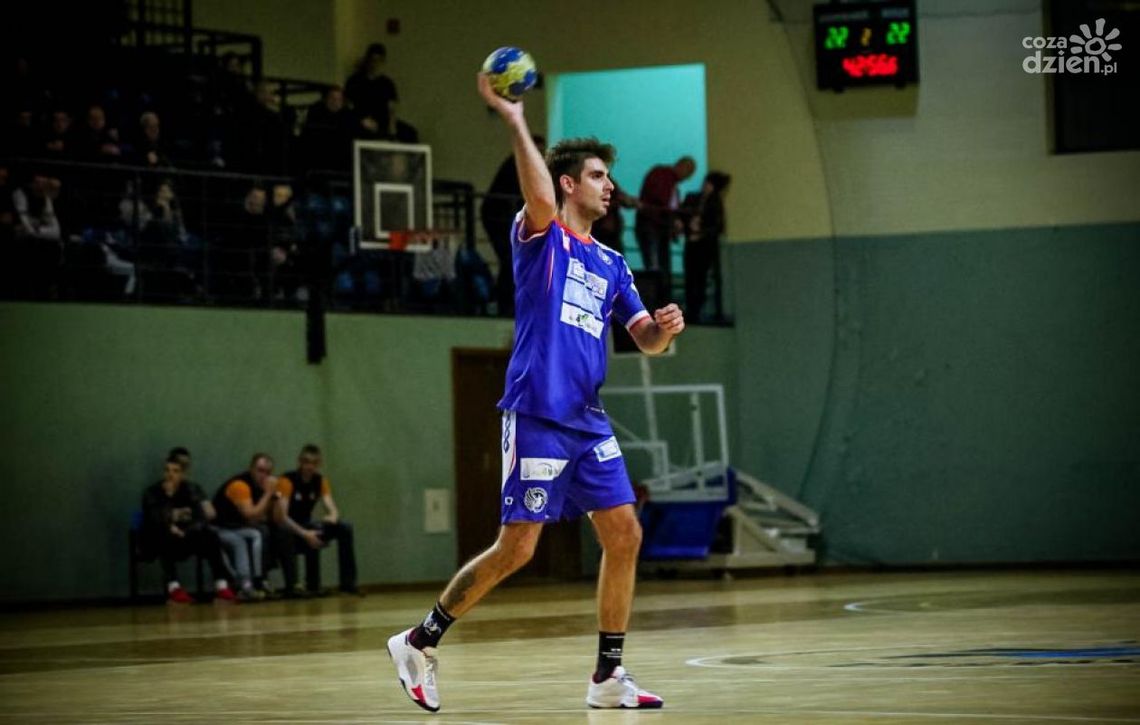 Uniwersytet kontra Politechnika Uniwersytet kontra Politechnika