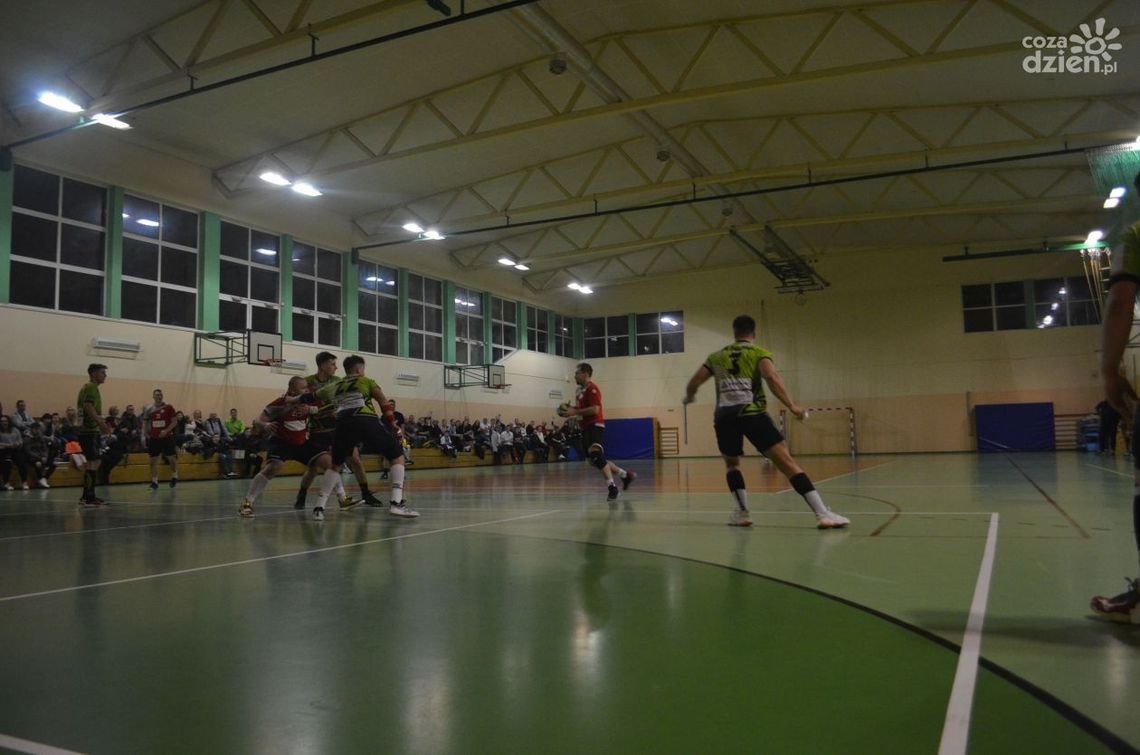 Uniwersytet na fali. Tym razem nie dał szans innemu spadkowiczowi