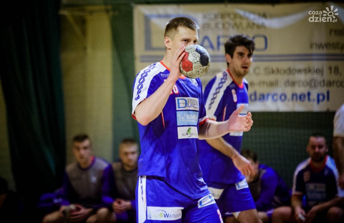 Uniwersytet zagra u siebie Uniwersytet zagra u siebie