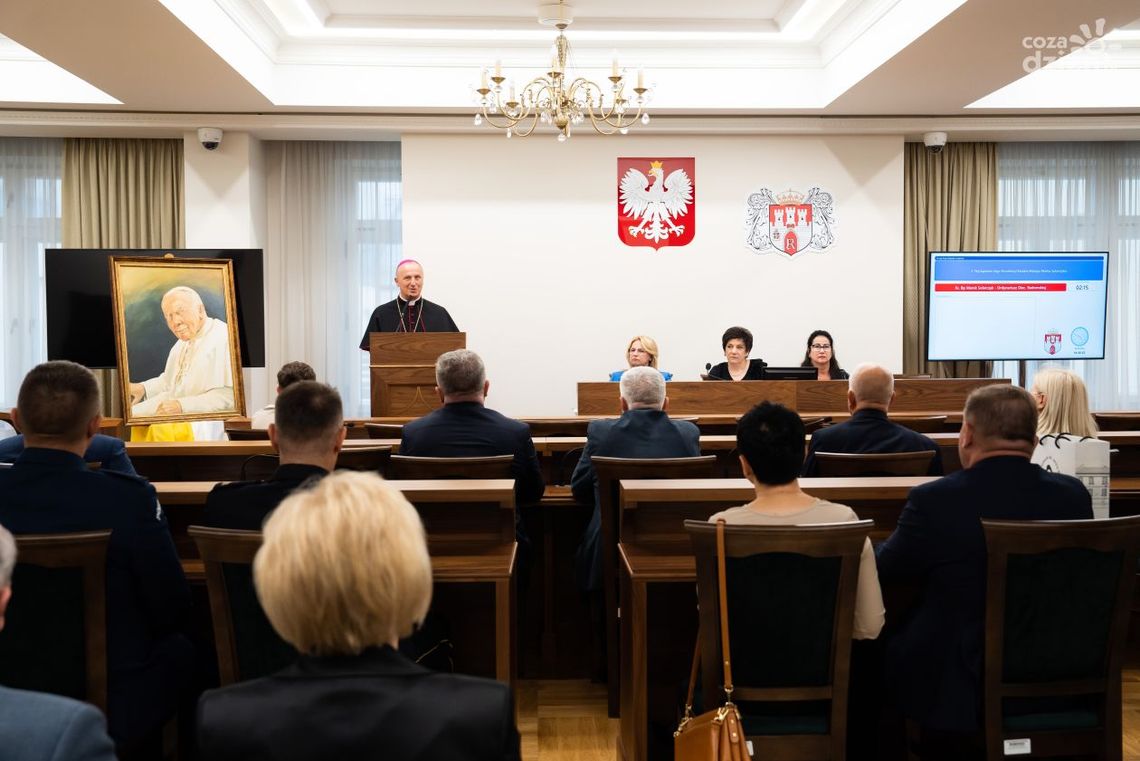 Uroczysta sesja na pamiątkę wizyty papieża w Radomiu