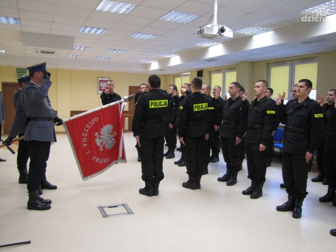 Uroczyste ślubowanie 29 nowych funkcjonariuszy policji