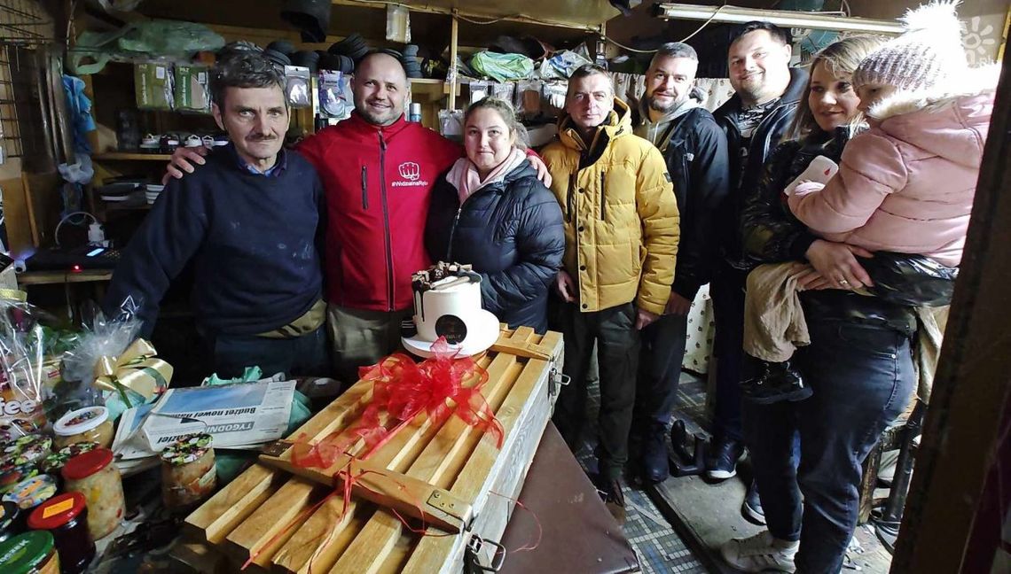 Urodzinowa niespodzianka dla Pana Rysia - szewca z ul. Okulickiego! Urodzinowa niespodzianka dla Pana Rysia - szewca z ul. Okulickiego!