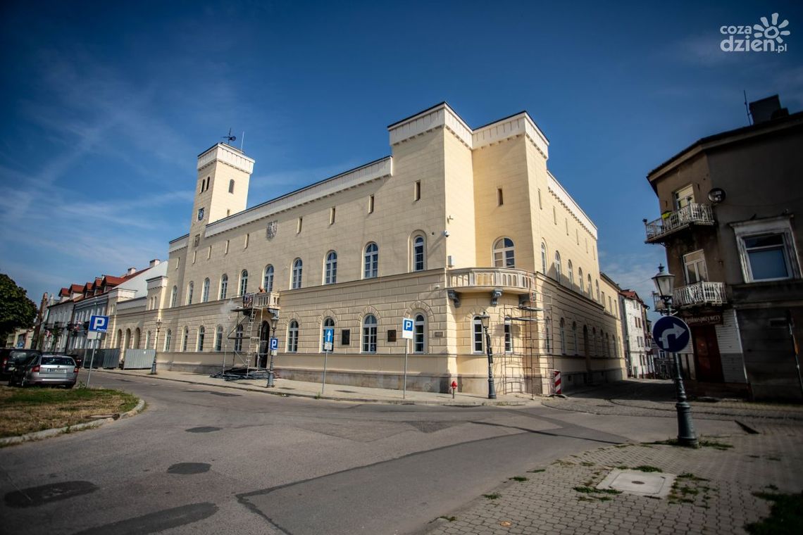 Urzędnicy już w ratuszu