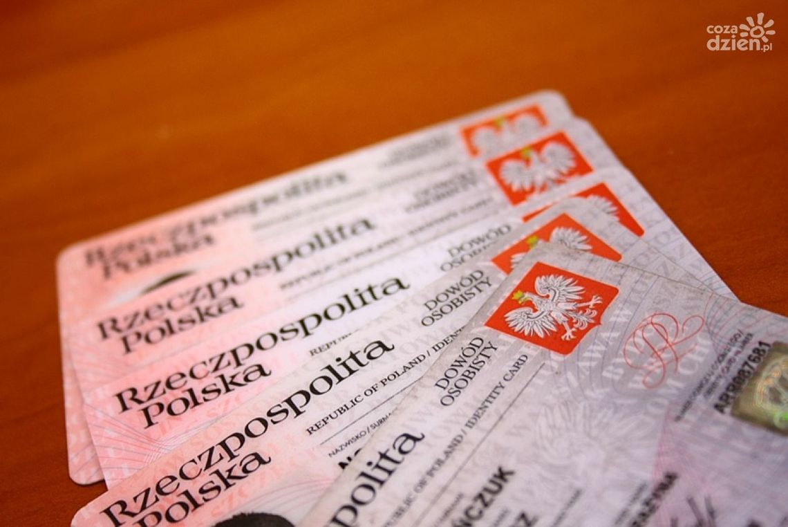 Urzędnicze problemy z... włosami