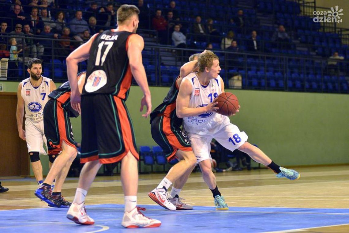 UTH Rosa rozbiła Spójnię we własnej hali