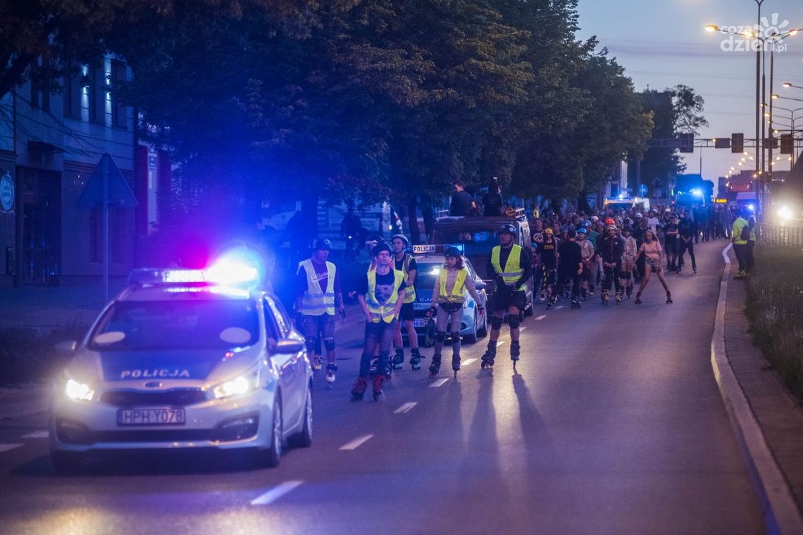 Utrudnienia podczas przejazdu rolkarzy