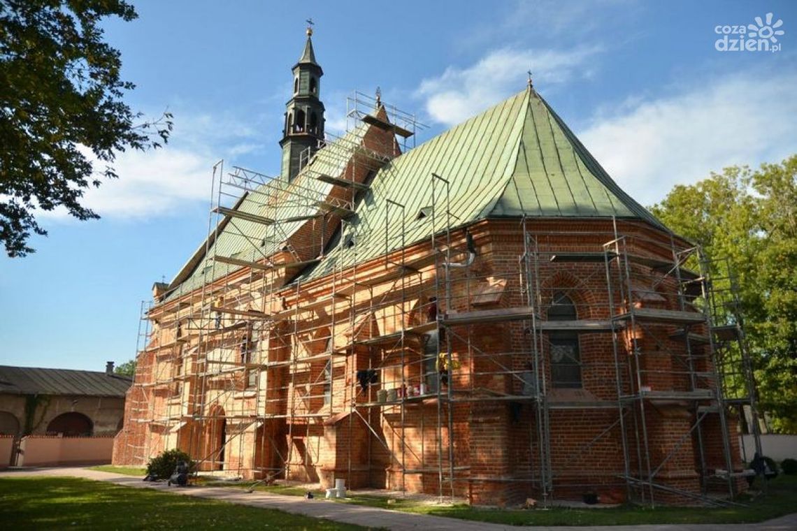 W gotyckim kościele chętniej biorą śluby!