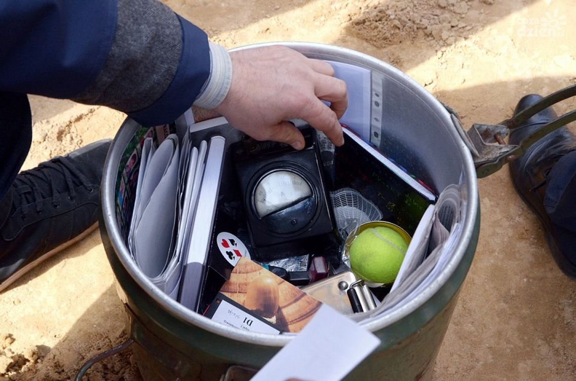 W "Kochanowskim" zakopano kapsułę czasu