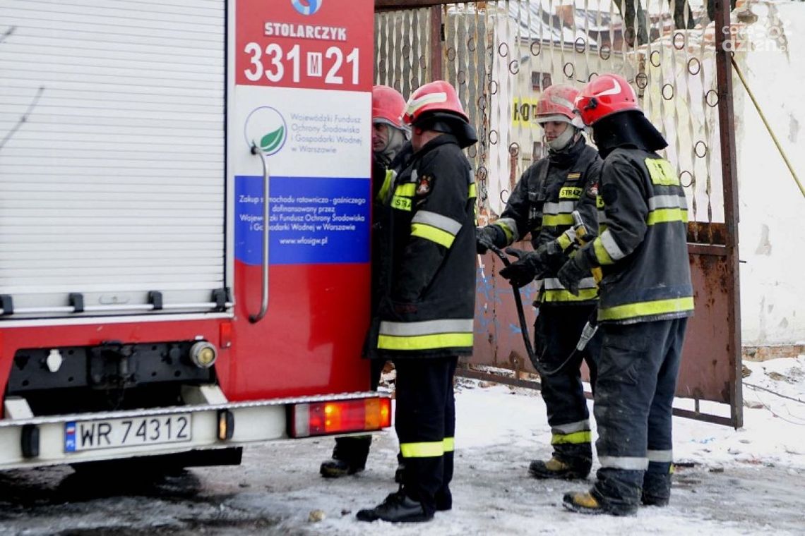 W nocy na Tartacznej spłonęły dwa samochody W nocy na Tartacznej spłonęły dwa samochody