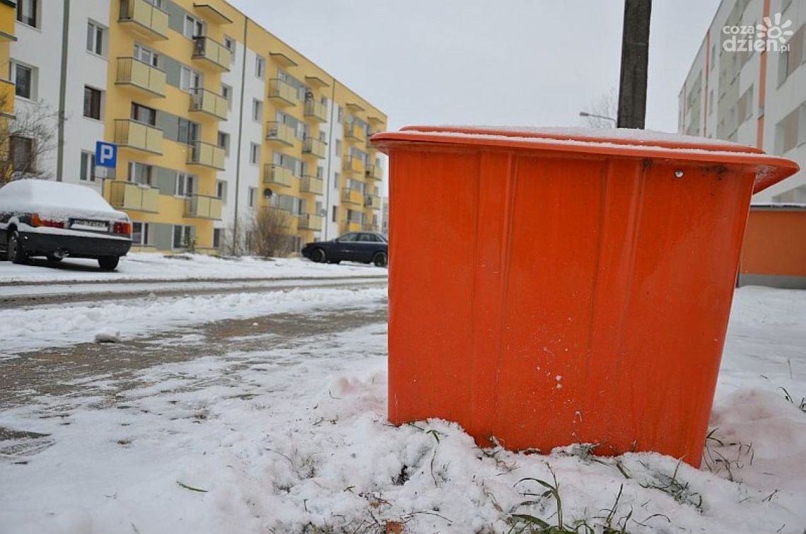 W Radomiu lodowisko na chodnikach