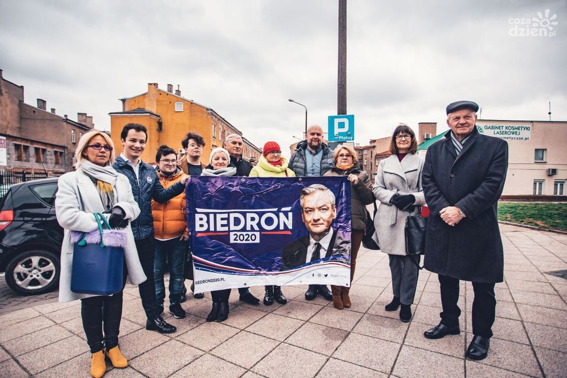 W Radomiu zawisł pierwszy baner Roberta Biedronia W Radomiu zawisł pierwszy baner Roberta Biedronia