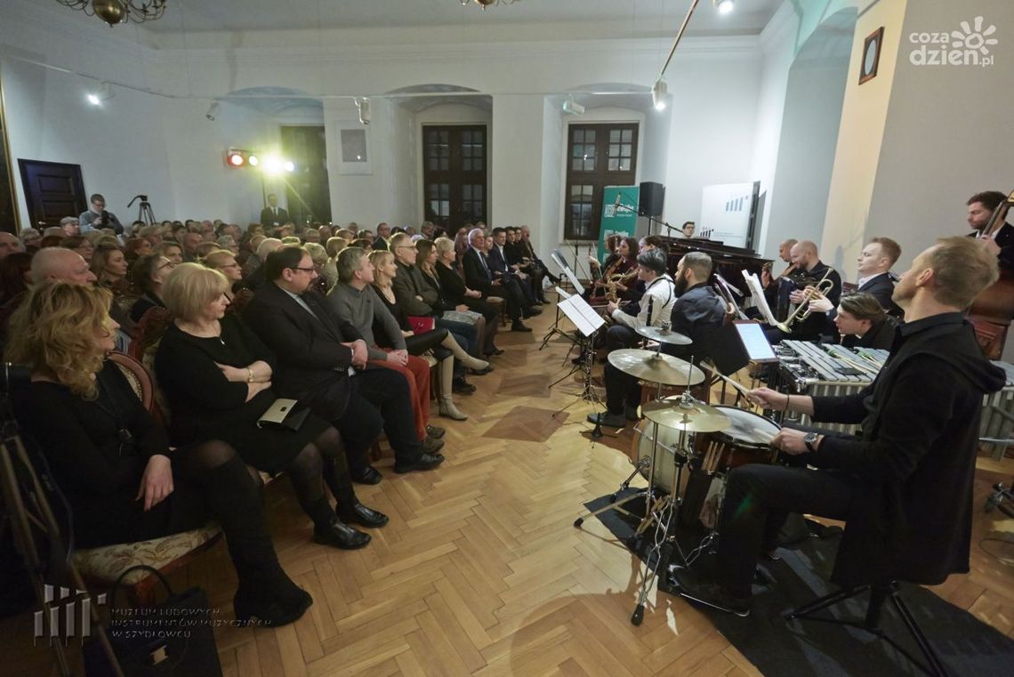 W Repertuarze międzywojennej Warszawy W Repertuarze międzywojennej Warszawy