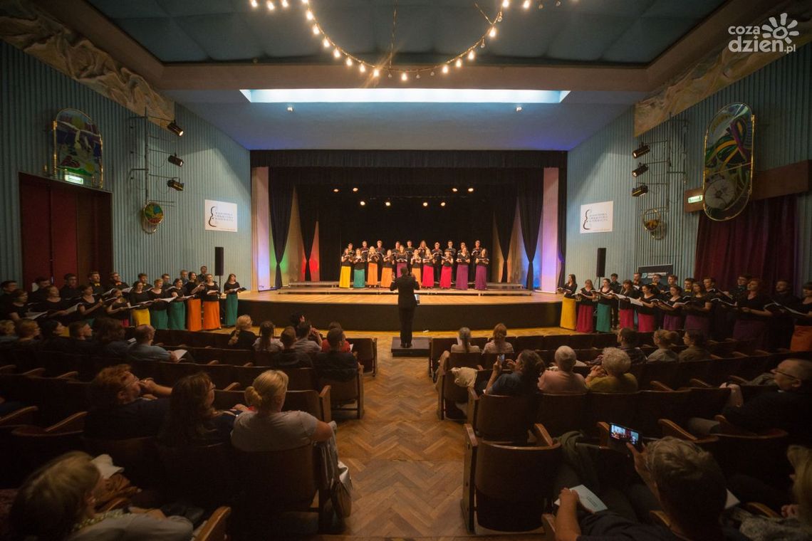 W sali ROK wystąpił Polski Narodowy Chór Młodzieżowy