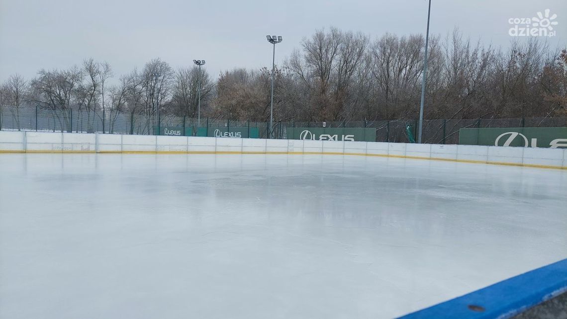 W sobotę otwarcie lodowiska