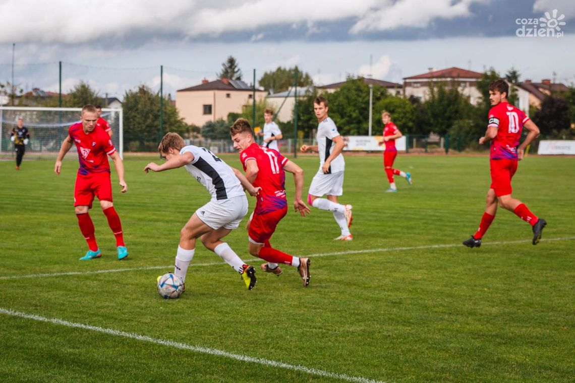 W sobotę w Radomiu trzecioligowe piłkarskie derby regionu 