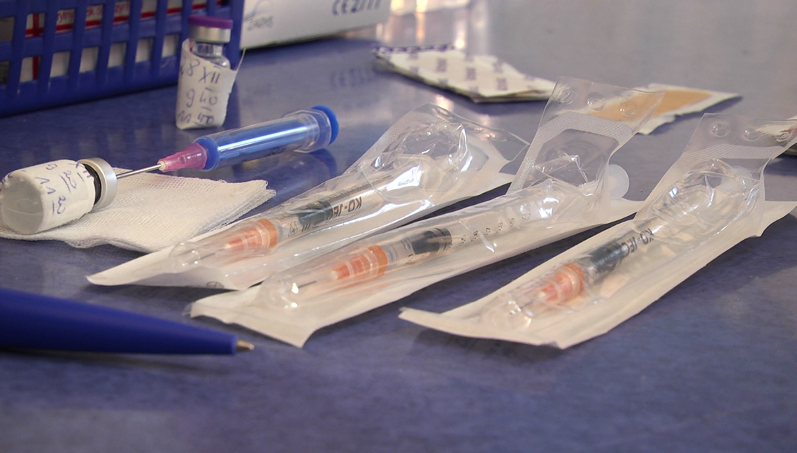 W szpitalu na Józefowie pond 800 chętnych do szczepień