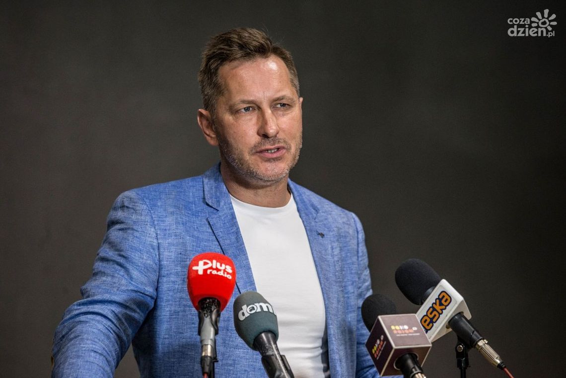 Waldemar Dolecki - Rozmowa w studiu lokalnym Radia Rekord