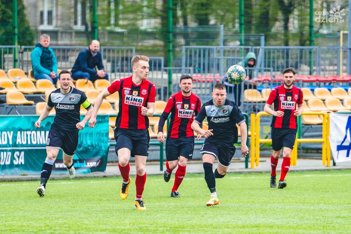 Ważne mecze w IV lidze. Derby w Przysusze i Warce Ważne mecze w IV lidze. Derby w Przysusze i Warce