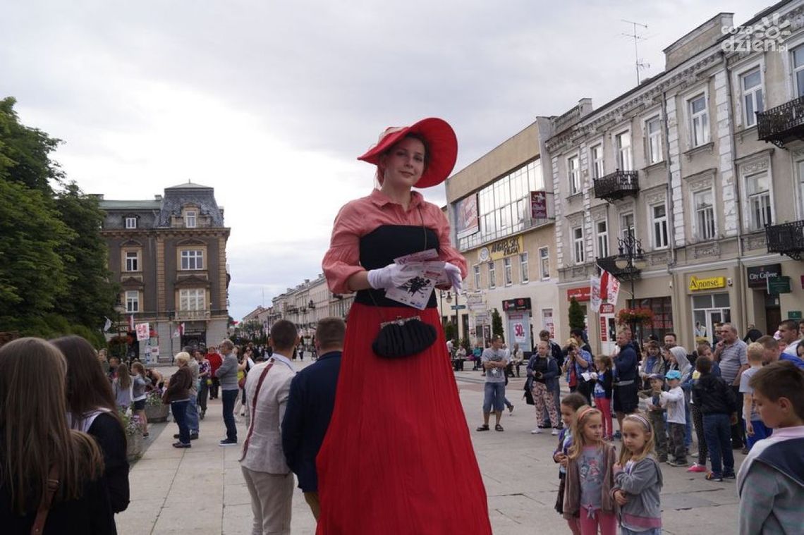 Wbrew grawitacji. IV Festiwal Artystów Ulicznych i Precyzji