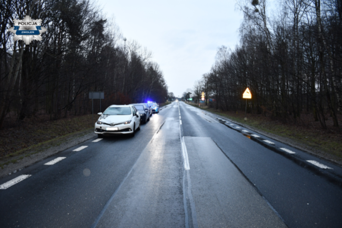 Weekendowe kolizje w powiecie zwoleńskim. Złe parkowanie, pijany rajd i złamanie przepisów