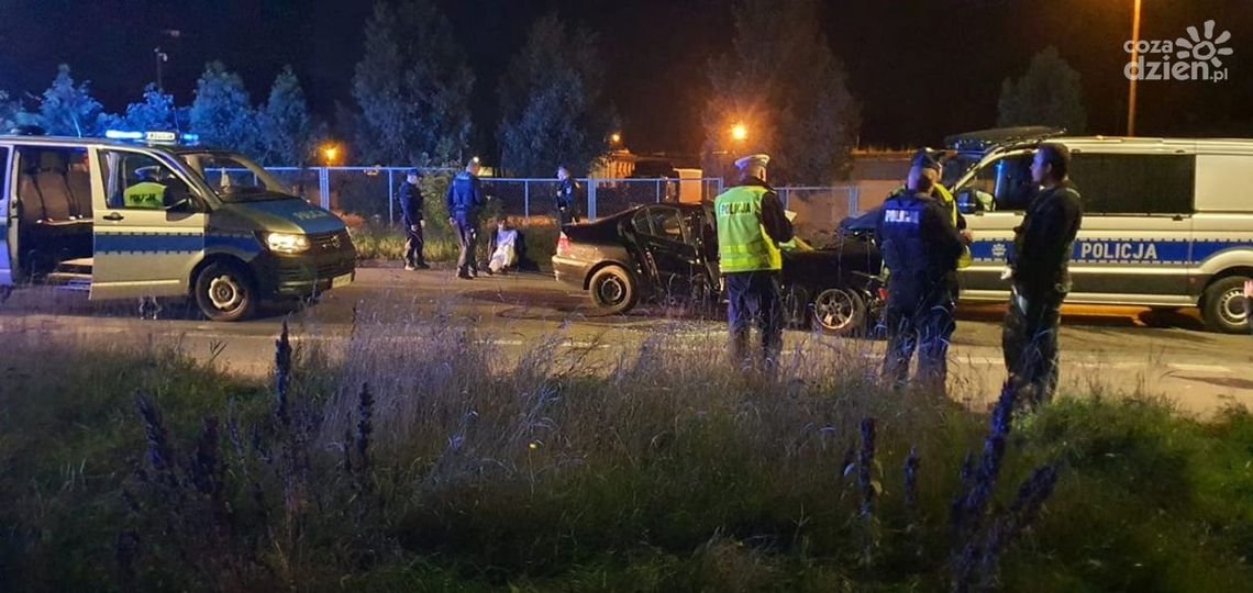 [WIDEO] Czołówka z radiowozem. 19-latek z BMW był pijany