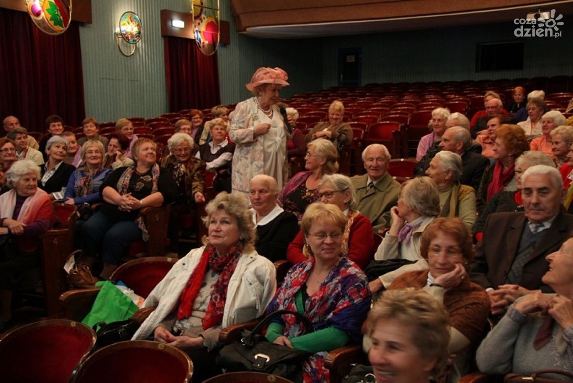 Więcej pieniędzy dla najstarszych