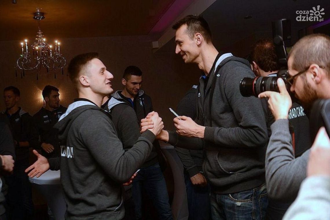 Wieczór wigilijny Cerrad Czarnych Radom (VIDEO) Wieczór wigilijny Cerrad Czarnych Radom (VIDEO)