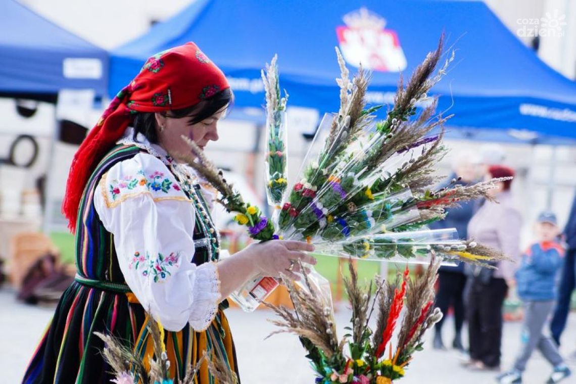 Wielkanocny kiermasz na rynku