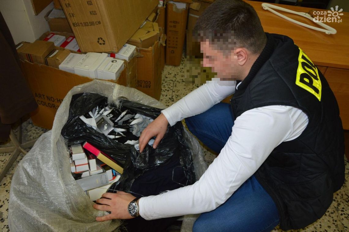 WIERZBICA. Podrobione towary w rękach policji