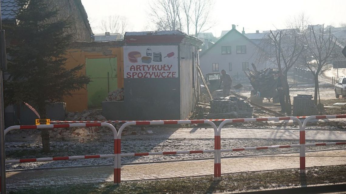 Wierzbica. Rozbiórka budynku gminnego