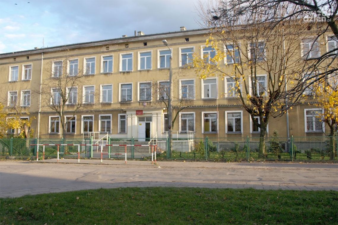 WIERZBICA. Termomodernizacja szkoły rozpoczęta WIERZBICA. Termomodernizacja szkoły rozpoczęta