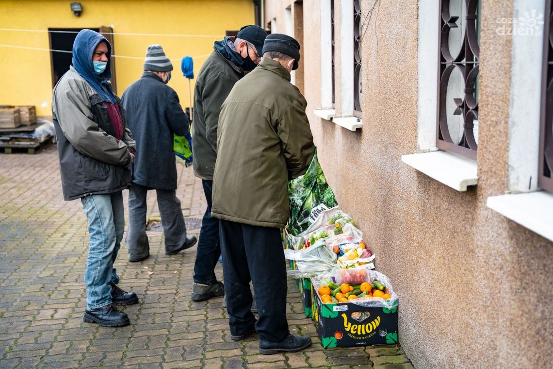 Wigilia dla samotnych i bezdomnych inna niż zwykle Wigilia dla samotnych i bezdomnych inna niż zwykle