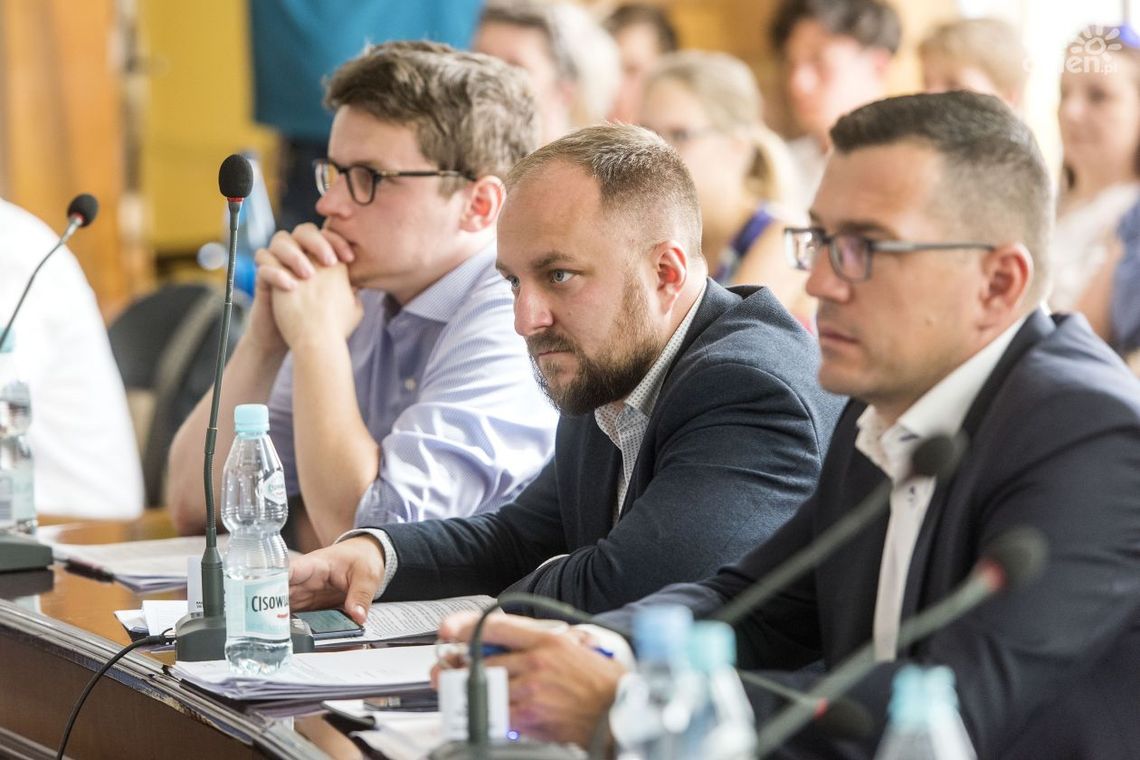 Witkowski z absolutorium? Sprawa trafi do sądu