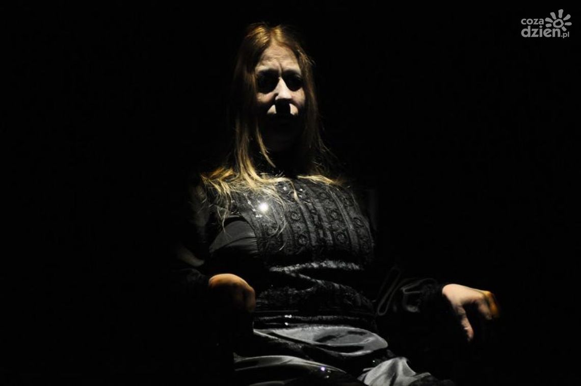 Wiwisekcja absurdu, czyli "Beckett" w Powszechnym