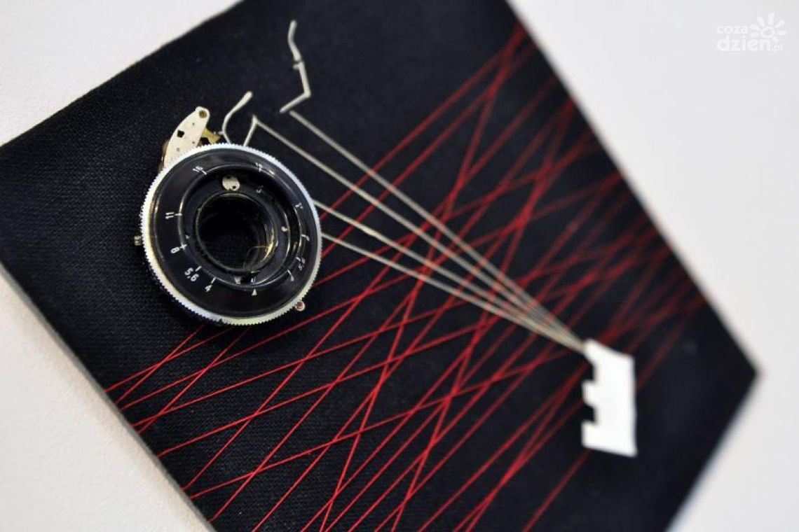 Wizja artystyczna w miniaturze czyli kolaże  Lidii Ziemińskiej