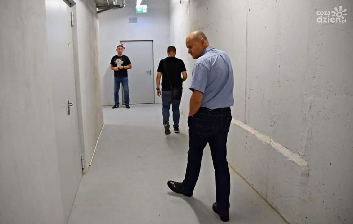 Wizyta posła Kosztowniaka na RCS-ie. MOSiR: "Poseł szukał wody w piwnicach hali" Wizyta posła Kosztowniaka na RCS-ie. MOSiR: "Poseł szukał wody w piwnicach hali"