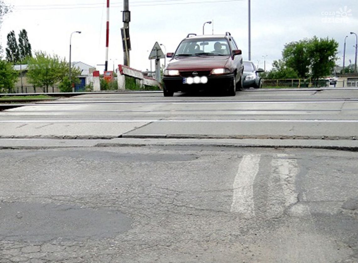 Wjechał pod pociąg. Śmiertelny wypadek pod Pionkami