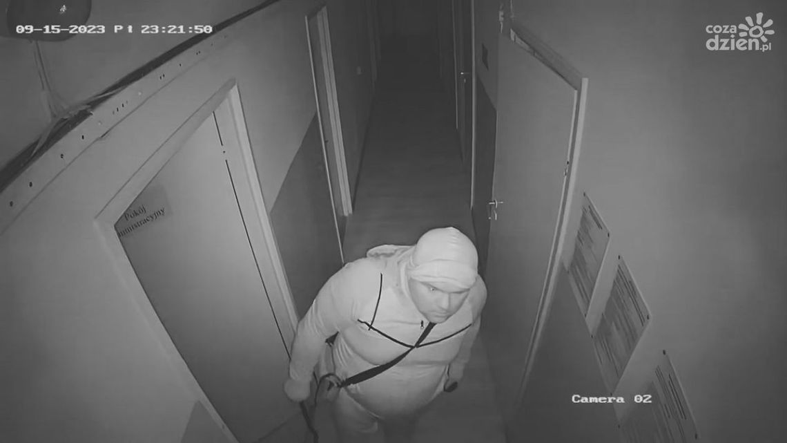 Włamał się do przedszkola. Policja poszukuje sprawcy