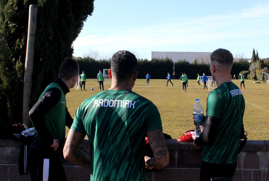 Włochy 2019. Przyszłe gwiazdy na drodze Radomiaka? Mocny rywal "Zielonych"