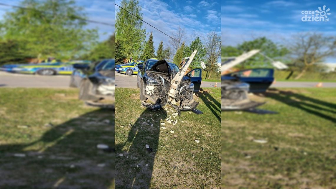 Wojciechów. Kobieta uderzyła w słup oświetleniowy Wojciechów. Kobieta uderzyła w słup oświetleniowy