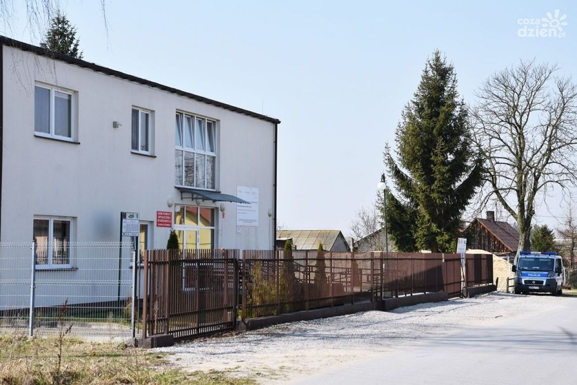 Wojewoda mazowiecki monitoruje sytuację w Niedabylu