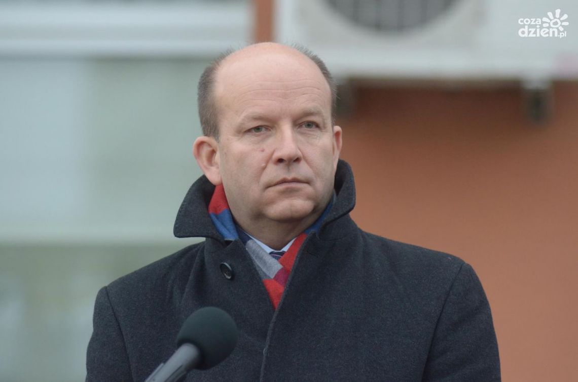 Wojewoda odpowiada na zarzuty w sprawie delegowania personelu medycznego do szpitali zakaźnych