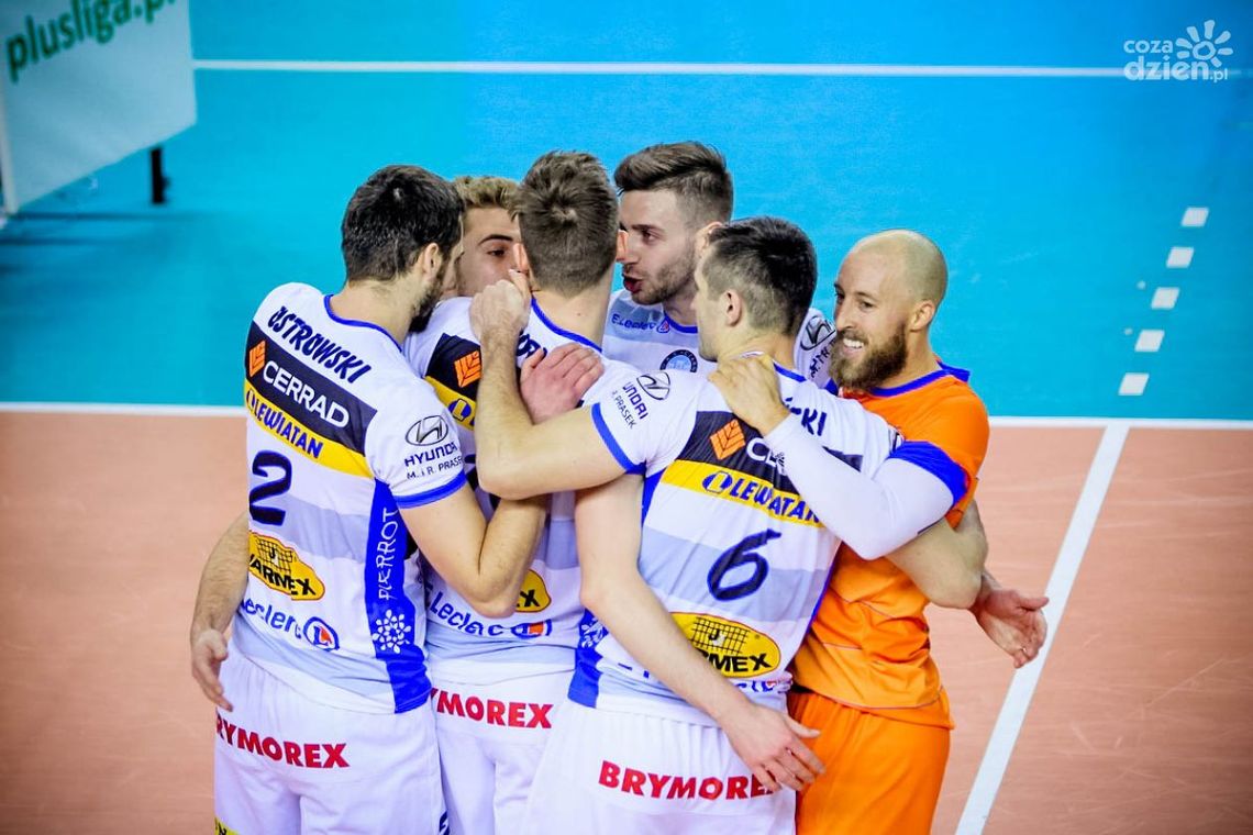 "Wojskowi" podejmą "Pomarańczowych"