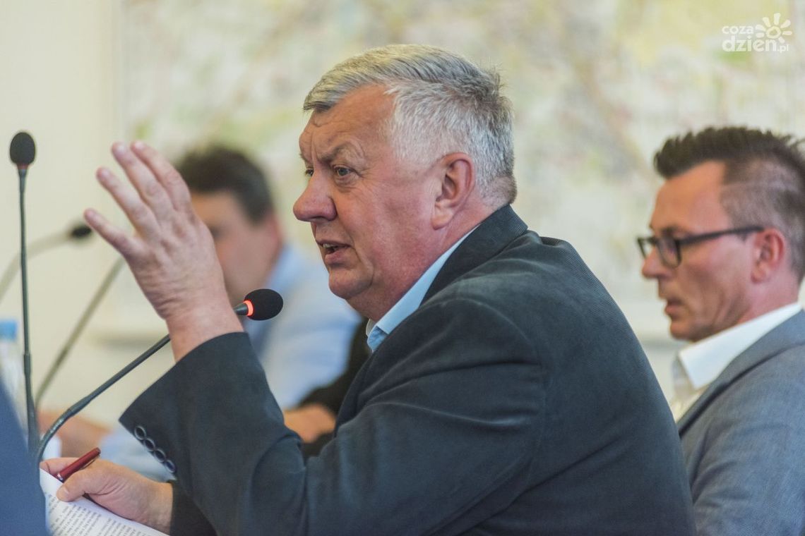 Woźniak: Ja nie jestem przeciwnikiem lotniska, mi chodzi o granie fair