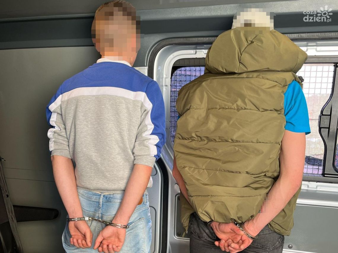 Wpadli z kradzionymi perfumami, bo przechodzili w niedozwolonym miejscu