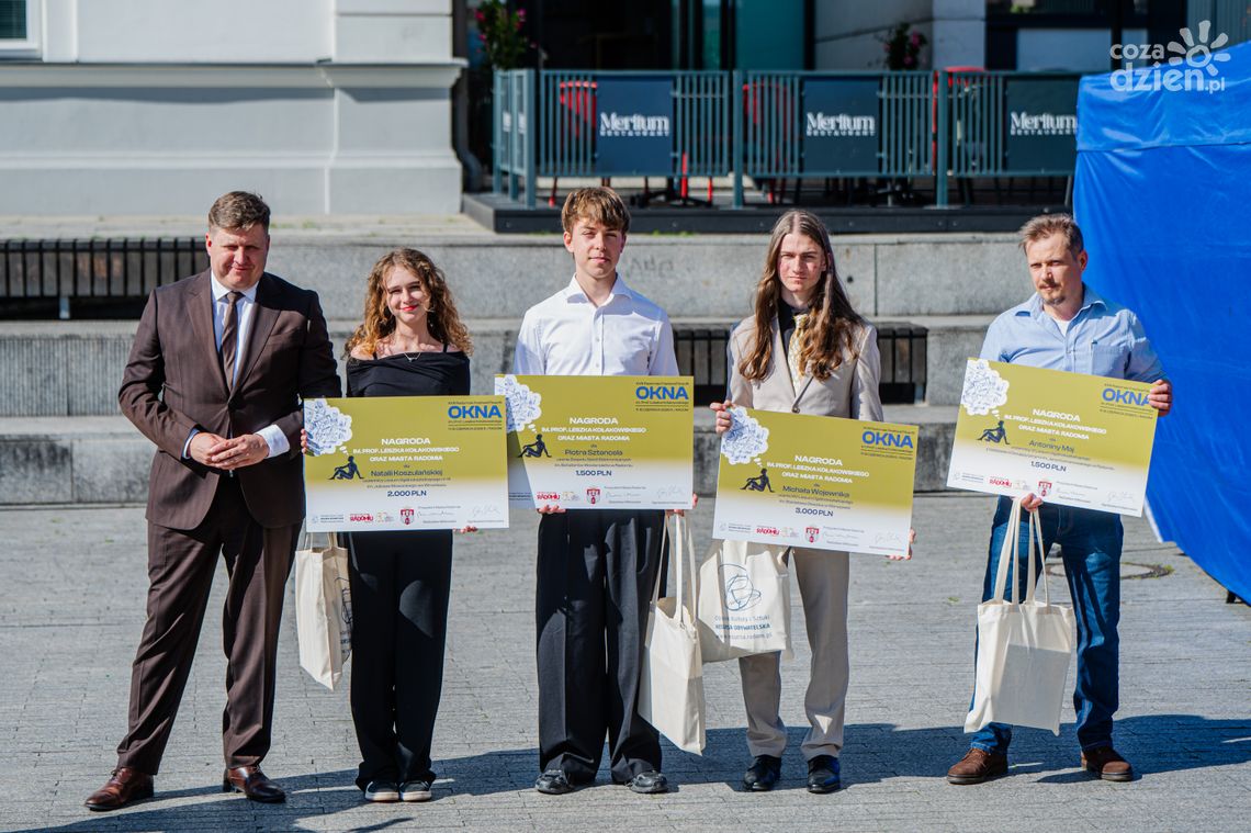 Wręczono Nagrody im. prof. Leszka Kołakowskiego oraz Miasta Radomia laureatom XXXVIII Olimpiady Filozoficznej Wręczono Nagrody im. prof. Leszka Kołakowskiego oraz Miasta Radomia laureatom XXXVIII Olimpiady Filozoficznej