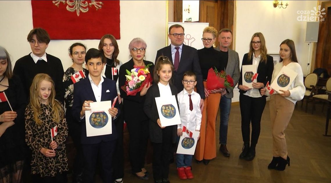 Wręczono stypendia fundacji Polish Orphans Charity