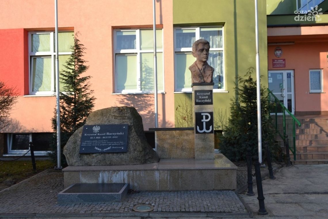 WYBIERZ SZKOŁĘ:  "Baczyński"