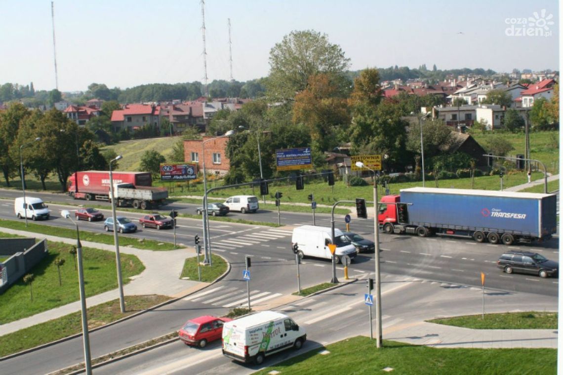 Wybudują nowe światła i wagę dla ciężarówek